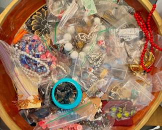 Jewelry - Bracelets, Necklaces, Rings, Pendants, Earrings, Etc.
