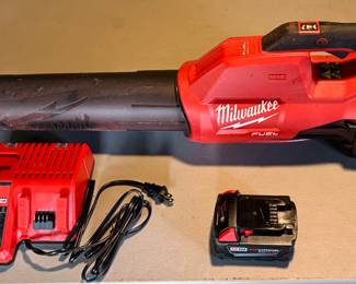 Milwaukee Brand Cordless Blower (Works GREAT!!!)
