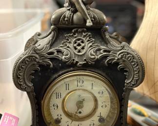 Kroeber Pompadour 19c mantle clock