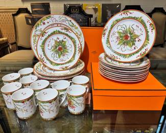 Hermes “Le Jardin de Pythagore” 30 Piece set 10 dinner plates, 10 salad plates and 10 coffee mugs. 