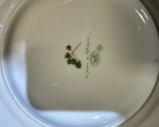 Hermes “Le Jardin de Pythagore” 30 Piece set 10 dinner plates, 10 salad plates and 10 coffee mugs. 