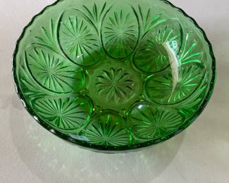 Anchor Hocking green medallion bowl