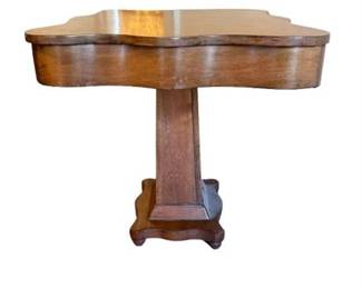 Lot 010
Empire Mahogany Center Hall Pedestal Table