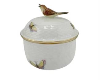Lot 012
Herend Hungary Hand Painted Mini Sugar Bowl & Lid Rothschild Bird