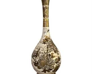 Lot 028-001
19th C Satsuma Japanese Long Neck Bottle Vase, Chrysanthemum