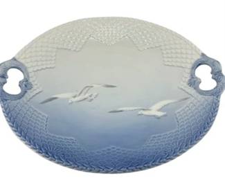 Lot 100-086
Bing & Grondahl Copenhagen Seagull Gold Rim Cake Plate
