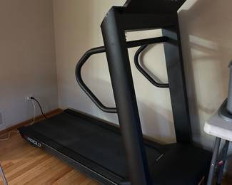 Landice Treadmill in Excellent Condition!