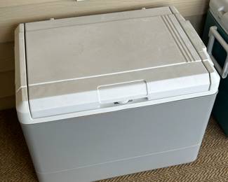 Coleman Power Chill Iceless 12 Volt Cooler