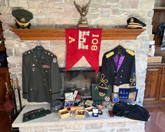 Army Pins, Buttons, Badges, Epaulettes, Uniforms, Garrison Caps