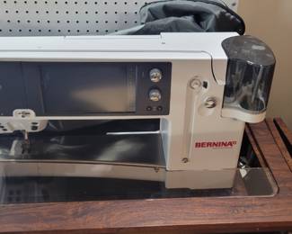 Bernina 830 Sewing/Quilting/Embroidery Machine