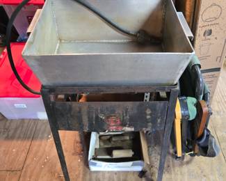 Large, Heavy Duty Masterbuilt Aluminum Gas Fryer