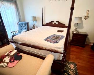 4 poster bed with mobility mattress