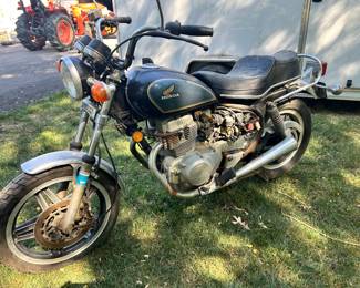 Honda CM400 custom motorcycle, not running, for parts