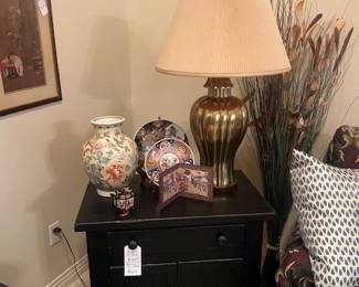 1654.  Heritage side table, Chinese property and lamp