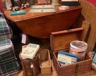 1617.  Antique Drop Leaf