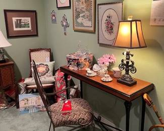 1868. Metal Chair and Console Table