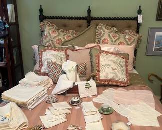1661.  Bedroom Barley Twist Bed