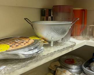 1716. Pitchers, Bake pans, Colander