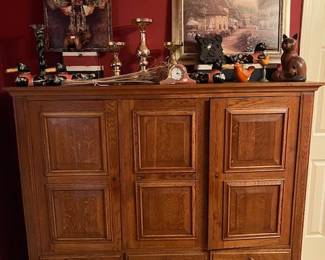 1533. Old Oak Cabinet