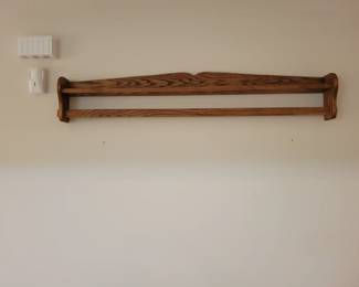 HANGING WALL QUILT DISPLAY RACK