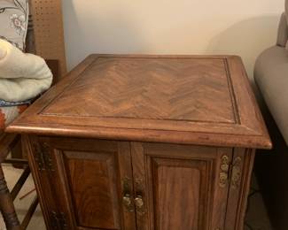 #7 square end table with 2 doors 27x27x21 $40.00
