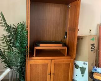 #141 Entr. Cabinet w/slide Back Doors & 2 bottom Doors 2 shelves - 38x20x77 $50.00