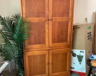 #141 Entr. Cabinet w/slide Back Doors & 2 bottom Doors 2 shelves - 38x20x77 $50.00