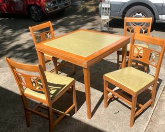 #137 Vintage wood Folding Table & Wood Chairs (folding) $75.00