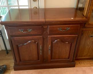 #43 Thomasville Buffet w/flip-top w/2 drawers & 2 doors - 30-70x19x36 on wheels $175.00
