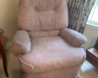 #10 FlexSteel Chair as is recliner part does not work (upstairs you move) - Tan $20.00