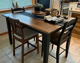 Dining Table & Chairs