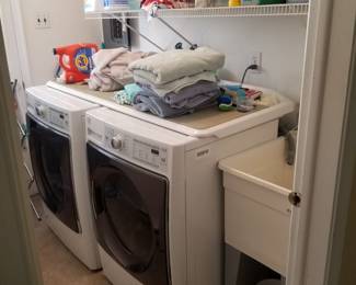 Kenmore Elite washing machine & ELECTRIC dryer