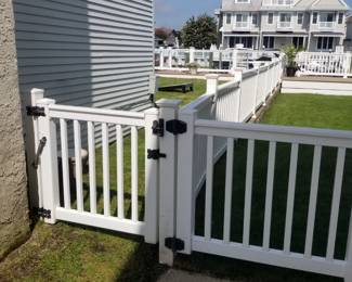 Vinyl fencing & gate