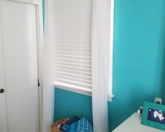 Blinds & curtains