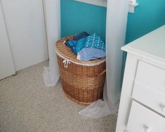 Hamper