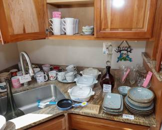 Correll casseroles, Japanese flower blossom dishes