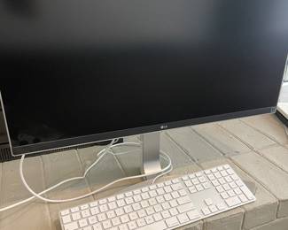 LG 27” monitor & keyboard