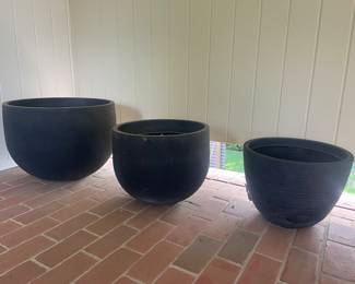 3 large plastic planters