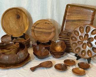 Wooden Dinner Service