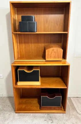 001 LEVENGER Shelves Storage