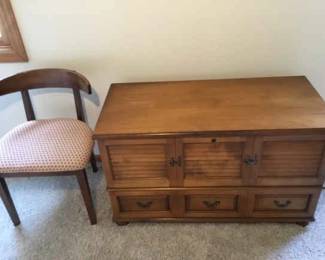LANE Cedar Chest Vintage Chair