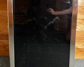 007 FRIGIDAIRE Wine Fridge