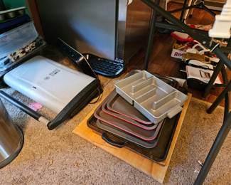 Baking dishes and pans