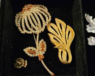 Brooches 