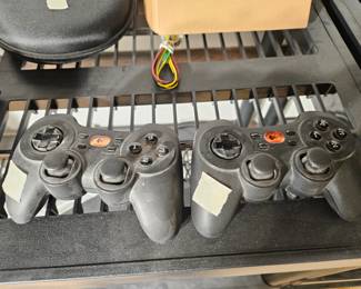 Wireless controllers 