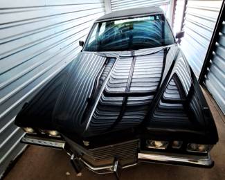 1972 BLACK CADILLAC FLEETWOOD CAR NO KEYS READ DESCRIPTION ON AUCTION SITE AND BIDDING REQUIREMENTS TO BID SELLING AS IS WHERE IS LIKE WE FOUND IT AND HOW IT SITS WITH ANY AND ALL FAULTS BATTERY IS DEAD TIRES FLAT  MUST ME MOVED OUT BY SEPTEMBER 1st NO EXCEPTIONS IF YOU CANNOT AFFORD IT OR PICK IT UP BY THE 1st PLEASE DO NOT BID