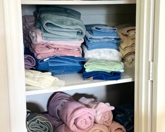 towels, bedding, bed sheets, linens 