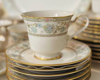 Plate sets, beautiful china sets