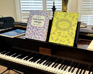 baby grand piano