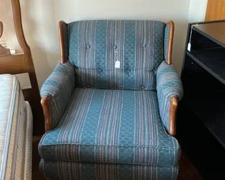 Blue chair (29x31)
